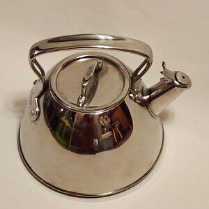 All-Clad Gourmet Accessories Stainless Steel Stovetop Tea Kettle 2 quart 1.9L
